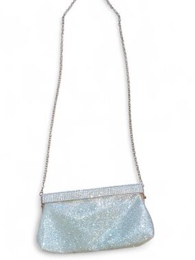 Clutch with removable chain strap